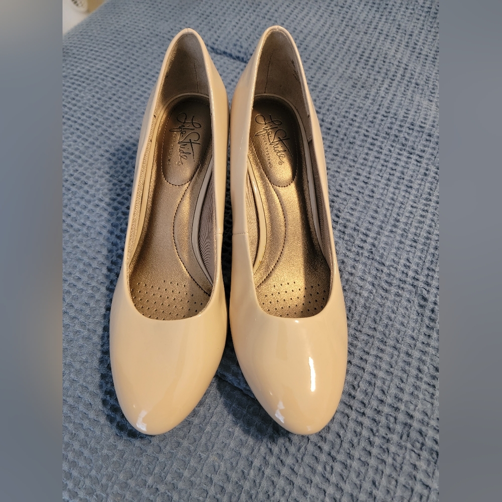 New Life Stride Nude Heels